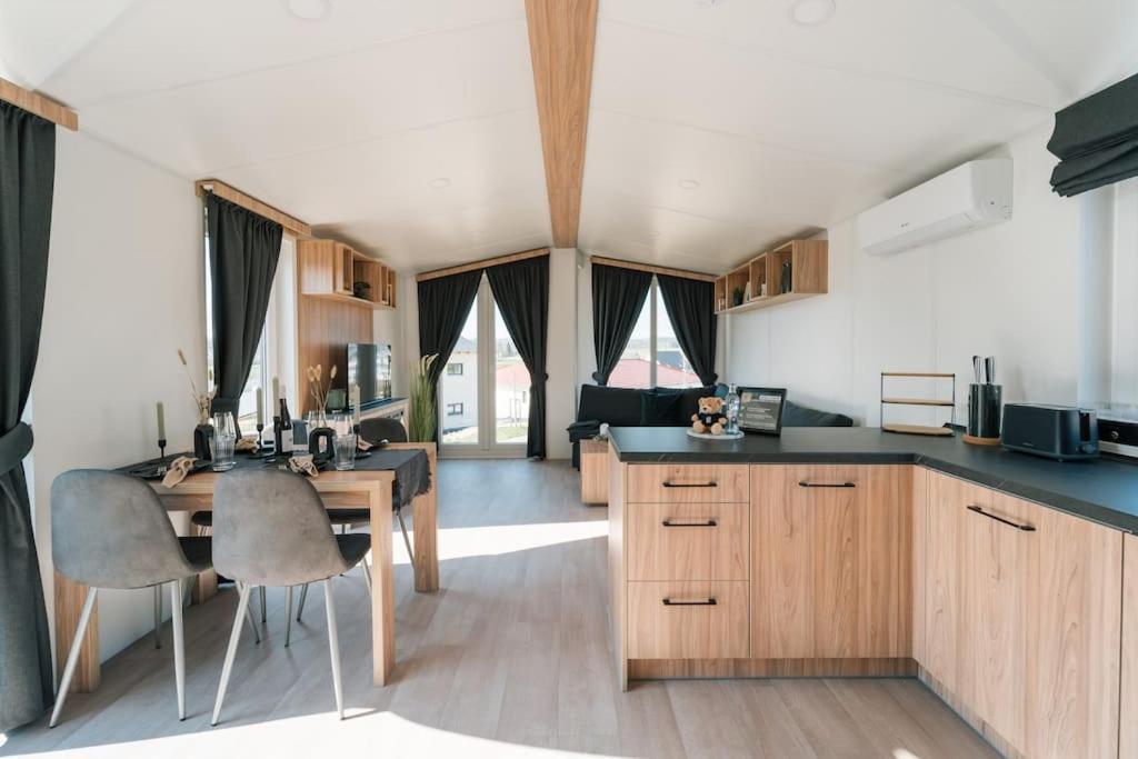 شقة Gemuetliches Voll Ausgestattes Tiny House Vilseck المظهر الخارجي الصورة
